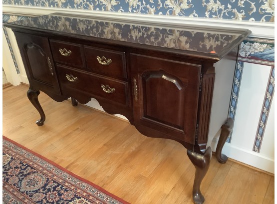 Mahogany Queen Anne By Thomasville Server With 2 Drawers And 2 Doors