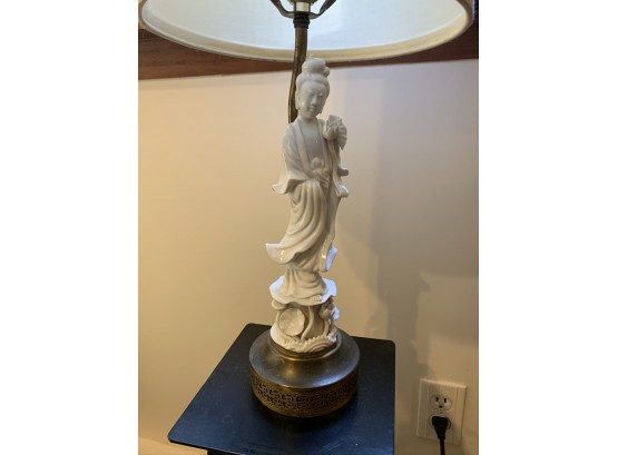 Porcelain Oriental Woman Lamp