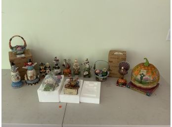 Jim Shore Cats Figurines, 3 Easter Baskets, Bunny Couple, Christmas And Thanksgiving
