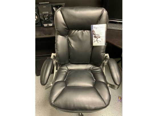 American Chiropractic Big And Tall Executive Desk Chair