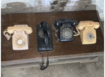4 Rotary Phones, 2 Black And 2 Beige