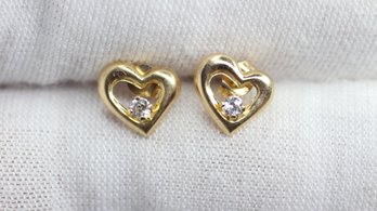 14K SOLID YELLOW GOLD HEART STUD EARRINGS WITH DIAMOND ACCENTS .35 GRAMS FINE JEWELRY