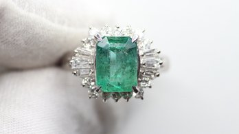 NATURAL EMERALD RING SET IN SOLID PT850 PLATINUM WITH DIAMOND ACCENTS 2.41CTW, 5.97 GRAMS, SIZE 6 DIAMONDS