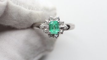 NATURAL EMERALD RING SET IN SOLID PT900 PLATINUM WITH DIAMOND HALO .74CTW, 4.16 GRAMS, SIZE 7 DIAMONDS JEWELRY