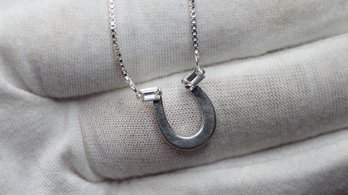 STERLING SILVER .925 HORSESHOE NECKLACE PENDANT 16 INCHES, 3.9 GRAMS