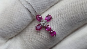 18K WHITE GOLD RUBY & DIAMOND CROSS PENDANT 1.05CTW, 16 INCHES, 2 GRAMS