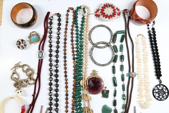 Lot Vintage Jewelry Necklaces, Bracelets, Rings