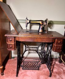 Antique Singer Sewing Machine, Cast Iron Base, Oak Sewing Table With Drawers