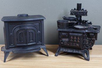 Miniature QUEEN Cast Iron Stove Toy Stove With 3 Pieces Of Cookware And OLD VERMONT  Iron Stove Bank