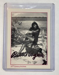 1995 21ST CENTURY ARCHIVE BETTIE PAGE IN BLACK LACE CARD-24 AUTOGRAPHED