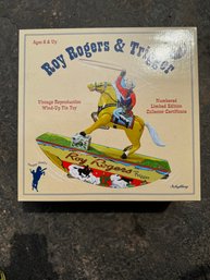 VINTAGE REPRODUCTION ROY ROGERS TRIGGER WIND UP TIN TOY