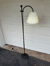 ADJUSTABLE HEIGHT FLOOR LAMP WORKS