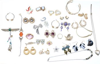 Lot Of Miscellaneous Vintage Costume Jewelry Necklaces Earrings Bracelet Wearable