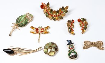 Lot Of (9) Vintage Brooches And Earrings Christmas Holly Snowball Dragonfly Flowers Ribbon