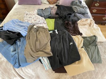 LOT WOMEN'S CLOTHING SIZ4 14 AND 16 MOSTLY LEVI'S