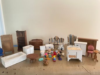 ANTIQUE WOODEN DOLLHOUSE FURNITURE AND ACCESSORIES