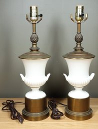 Set Of (2) Vintage Brass And Porcelain Clam Shell Design Table Lamps Hollywood Regency