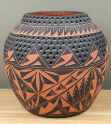 Signed L Sarracino Acoma 'sky City' New Mexico Textured Art Pottery