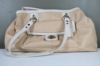 Vintage Coach Beige And White Leather Purse F19044