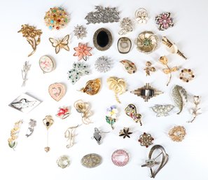 Lot Of Costume Brooches Pins Vintage