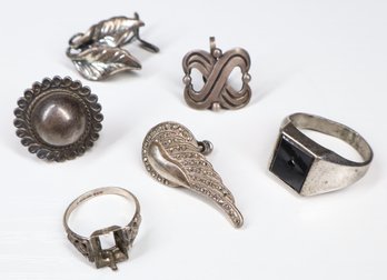 Lot Of Sterling Silver Jewelry Rings, Earrings, Brooch