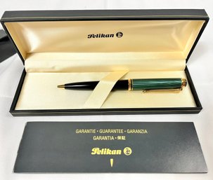 Pelikan Souveran K800 Green Striped Ballpoint Pen In Original Box