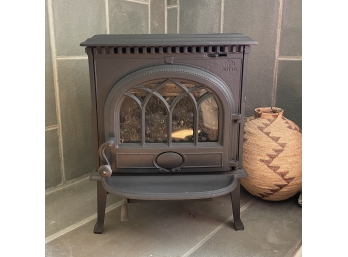 Jotul F 3 Scandinavian Cast Iron Wood Burning Stove