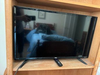 32' TCL Flatscreen TV With Remote