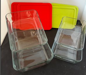 4 Pyrex Square Dishes With Lids