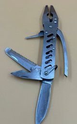 Leatherman Style Knife