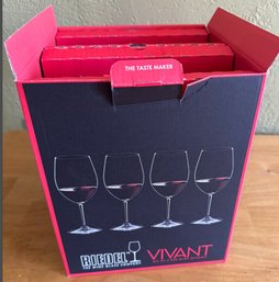 4 Wine Glasses New In Box