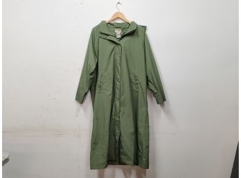 L.L. Bean Women's Trail Model Rain Coat Size XL Petite In Clover Green With Removable Lining & Hood