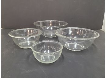 Lot Of 4 Pyrex Nesting Mixing Bowls 9', 7', 6', 4'