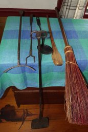 SELECTION OF ANTIQUE FIRE TENDING AND COOKING UTENSILS