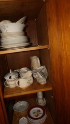 LARGE ASSORTMENT OF THISTLE PATTERN ENGLISH CHINA