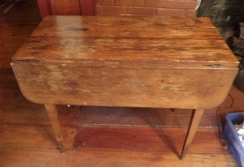 COUNTRY HEPPLEWHITE DROP LEAF TABLE