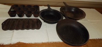 GROUP OF ANTIQUE CAST IRON COOKWARE