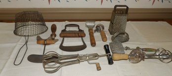 GROUP OF ANTIQUE KITCHEN UTENSILS