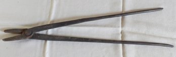 18TH CENTURY HAND FORGED COAL OR PIPE TONGS