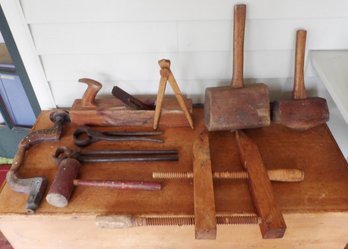 MISCELLANEOUS ANTIQUE WOOD WORKING TOOLS