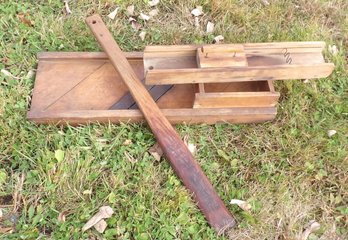 AMERICAN PRIMITIVE LOT OF WOODEN SLAW CUTTERS AND CORN MILL