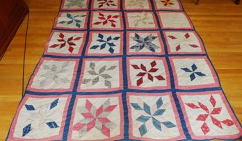 Pieced And Applique Star Pattern Quilt.