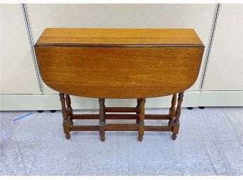 Drop Leaf Gate Leg Table