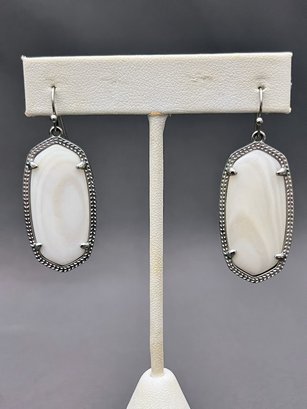 Kendra Scott 'Elle' White Mother Of Pearl Silver Tone Earrings Retail $70