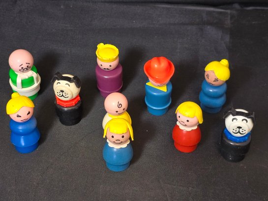 Lot Of 9 Vintage Fisher Price 2' Little People Figures