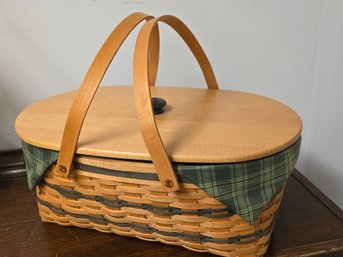 Longaberger Picnic Basket With Cloth And Plastic Inserts
