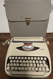 Vintage Royal Typewriter In Carry Case