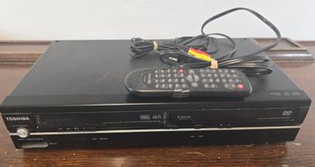 Toshiba VHS, DVD Combo Player With Remote Working