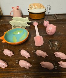 Pig Themed Kitchen Lot