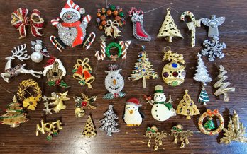 Lot Of Christmas Brooches